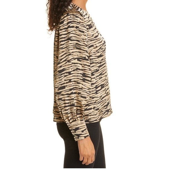 Rails Rozz Animal print black gold Satin blouse L NWT - Picture 4 of 10